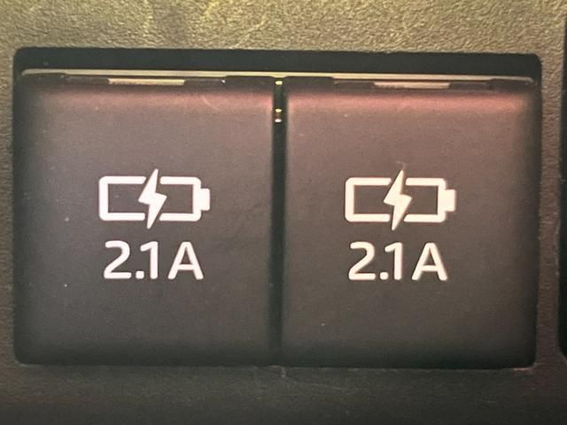 Toyota ESQUIRE 2017-11 180420-21