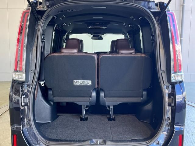 Toyota ESQUIRE 2017-11 180420-16