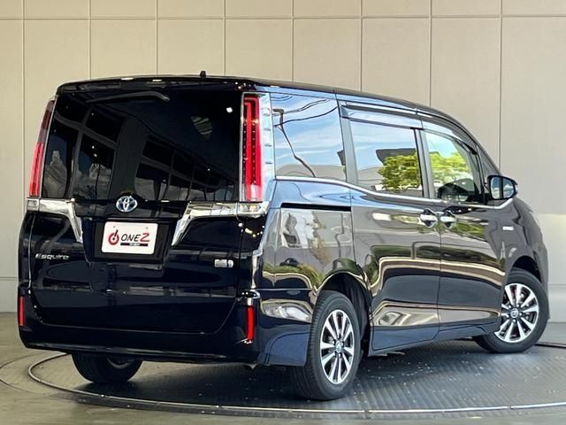 Toyota ESQUIRE 2017-11 180420-1