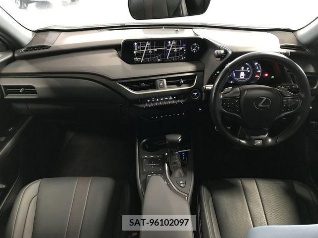 Lexus UX 2019-06 275932-2