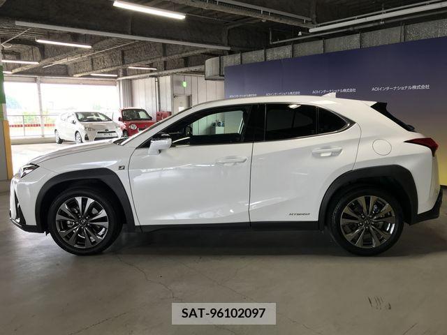 Lexus UX 2019-06 275932-4