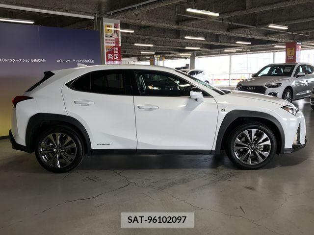 Lexus UX 2019-06 275932-5