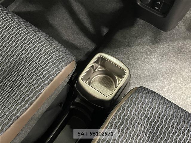 Suzuki HUSTLER 2023-06 384781-28