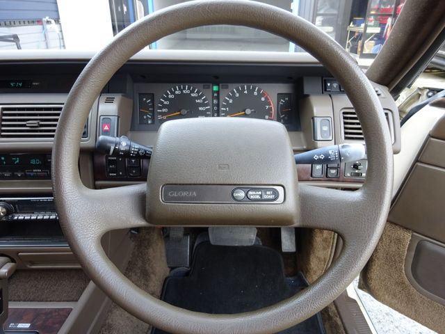 Nissan GLORIA HARDTOP 1989-10 8248-23