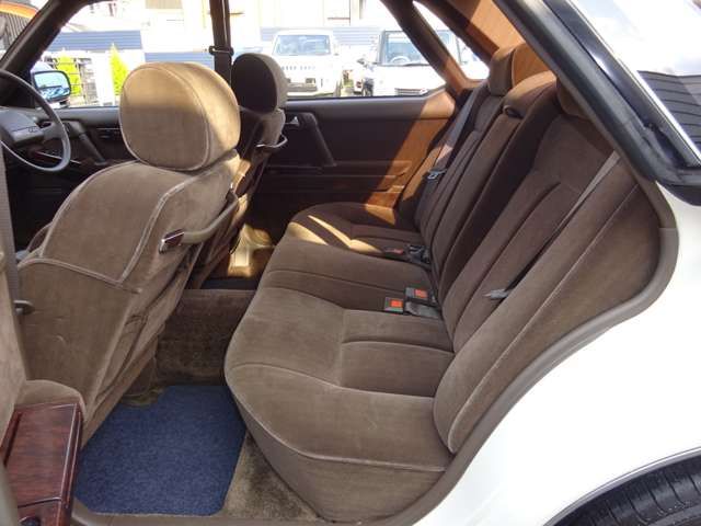 Nissan GLORIA HARDTOP 1989-10 8248-12
