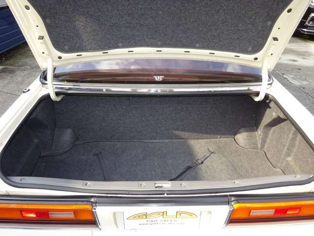 Nissan GLORIA HARDTOP 1989-10 8248-15