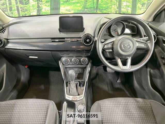 Mazda DEMIO 2017-07 359382-1