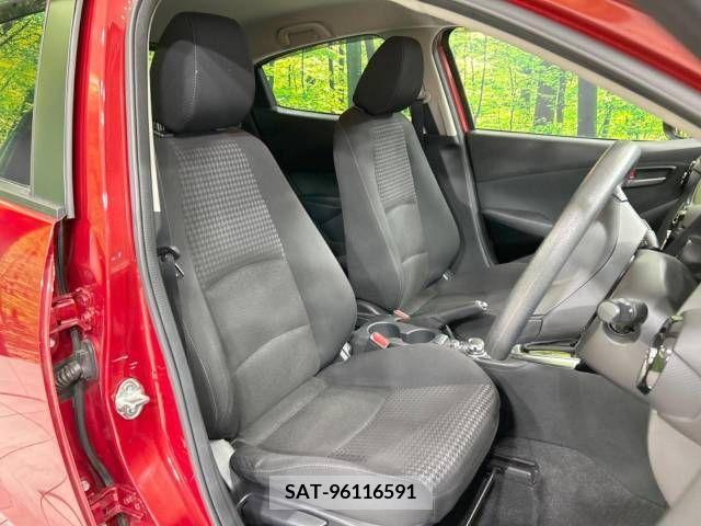 Mazda DEMIO 2017-07 359382-8