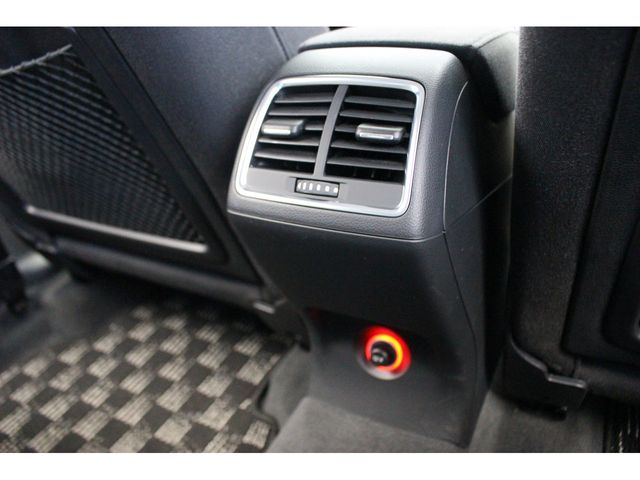 Audi Q3 2014-12 14303-21
