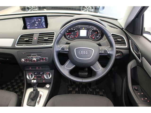 Audi Q3 2014-12 14303-7