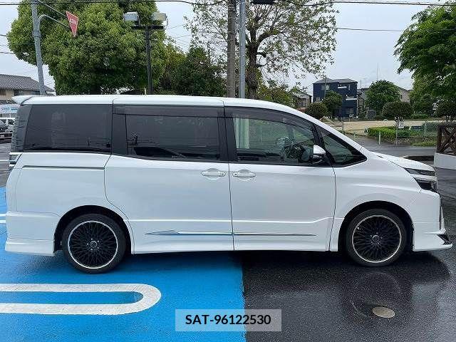 Toyota VOXY 2017-09 288945-16