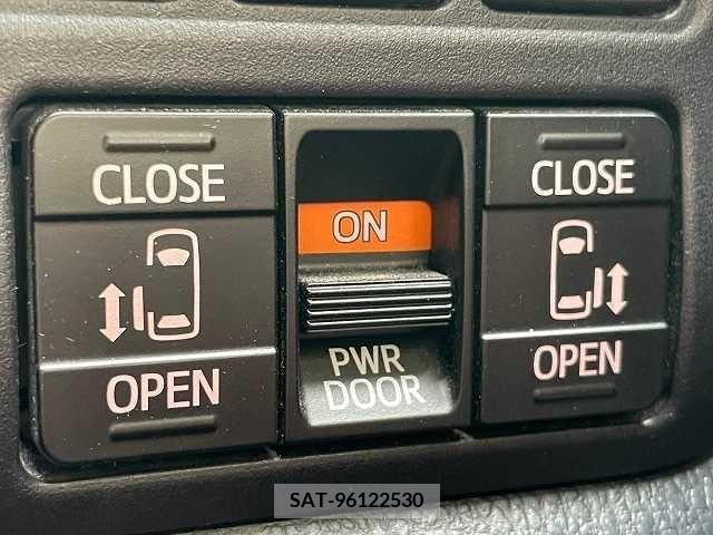 Toyota VOXY 2017-09 288945-6