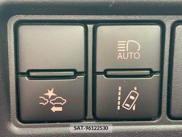 Toyota VOXY 2017-09 288945-7