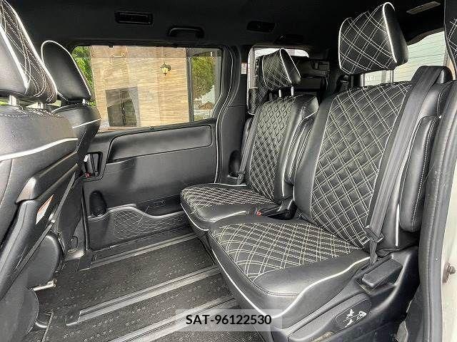 Toyota VOXY 2017-09 288945-10