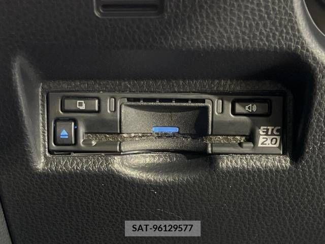 Toyota VOXY 2023-09 335274-7