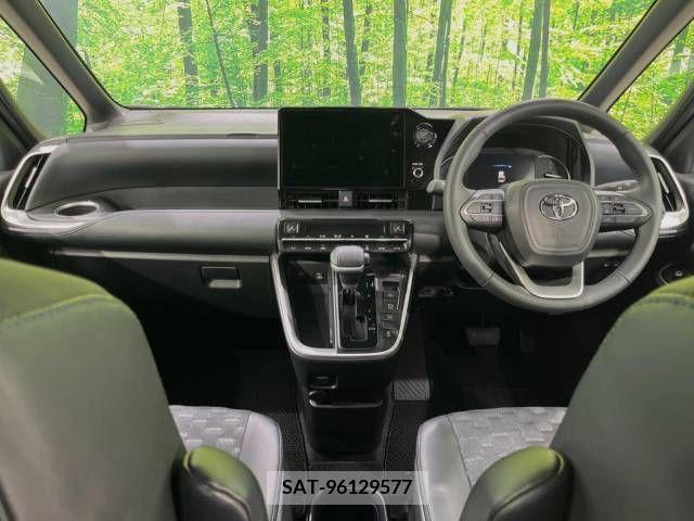 Toyota VOXY 2023-09 335274-1