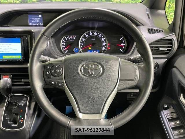 Toyota VOXY 2014-10 321421-11