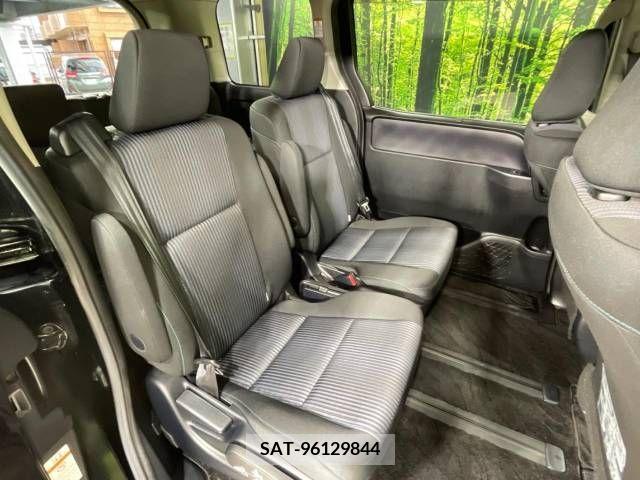 Toyota VOXY 2014-10 321421-8