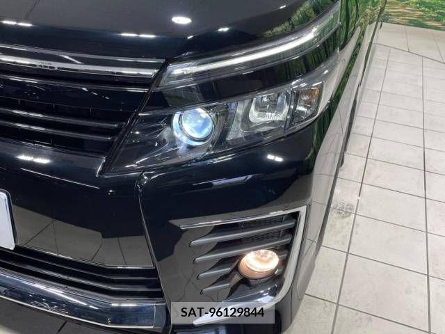 Toyota VOXY 2014-10 321421-12