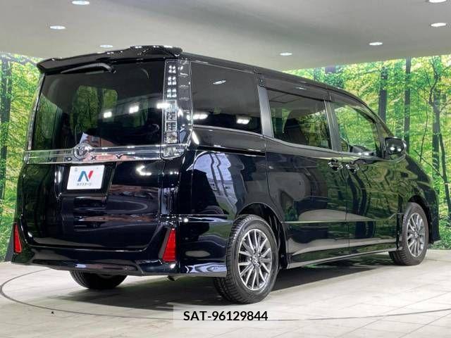 Toyota VOXY 2014-10 321421-17