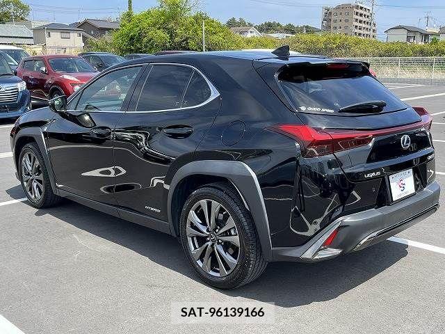 Lexus UX 2019-01 275925-16