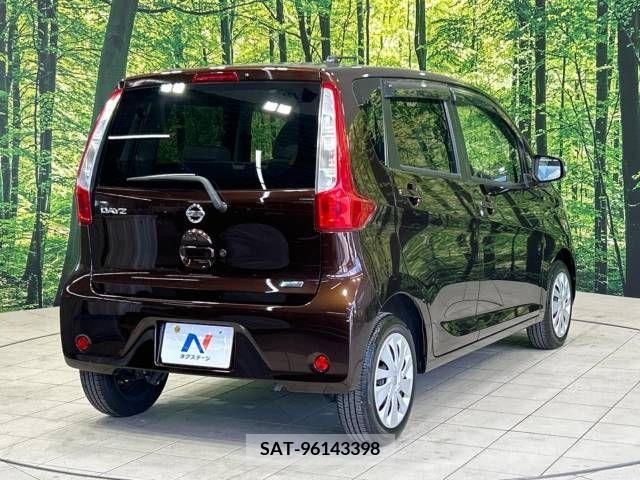 Nissan DAYZ 2015-08 353556-17