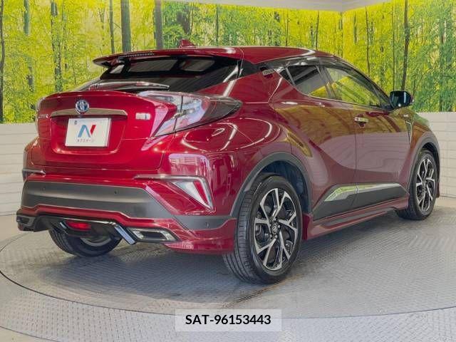 Toyota C-HR 2017-08 330538-17