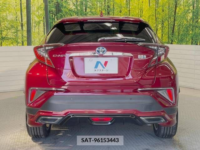 Toyota C-HR 2017-08 330538-15