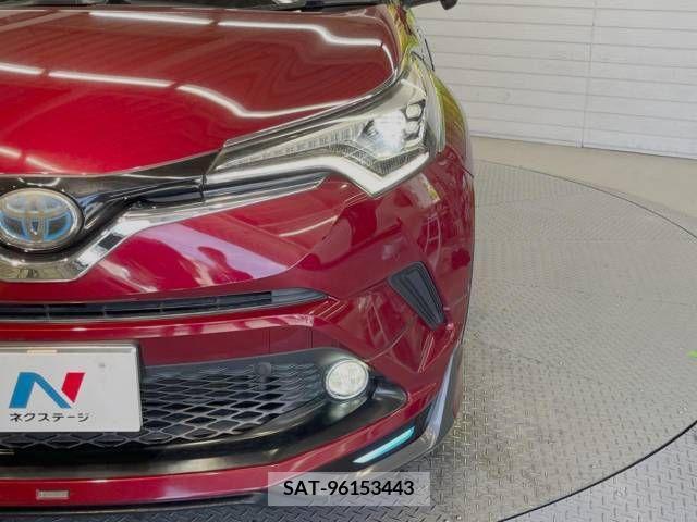 Toyota C-HR 2017-08 330538-12