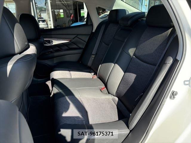 Nissan FUGA 2015-03 324490-8