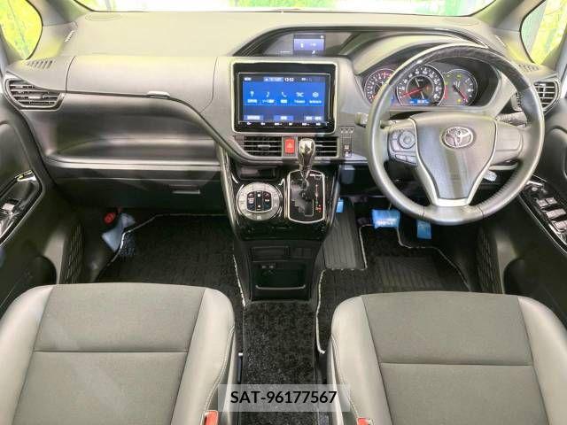 Toyota NOAH 2020-12 279463-1