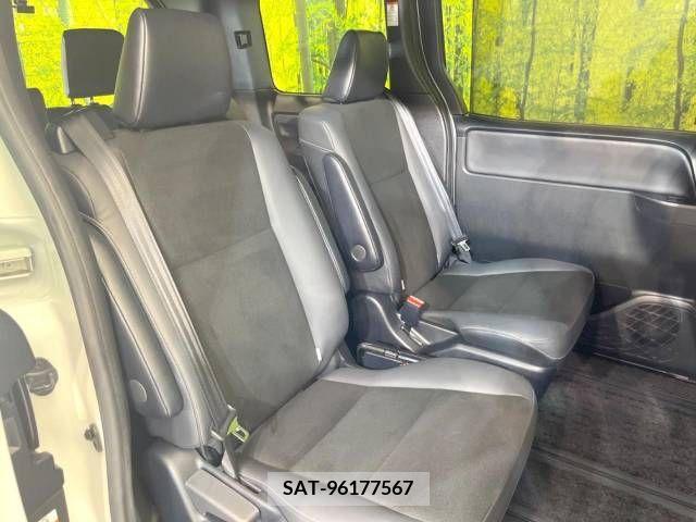 Toyota NOAH 2020-12 279463-9