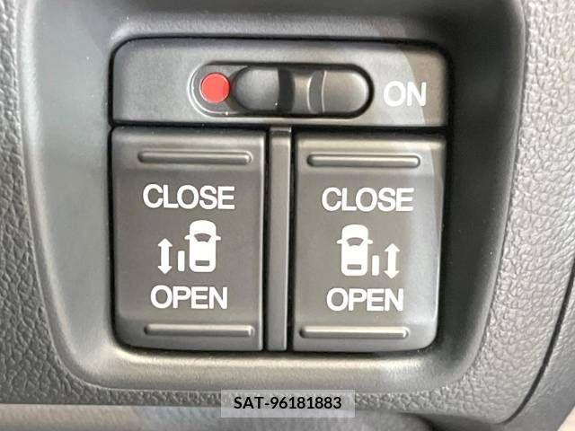 Honda N BOX CUSTOM 2017-05 329222-2