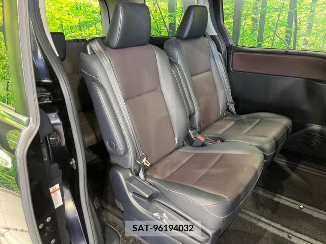 Toyota ESQUIRE 2015-06 268926-8