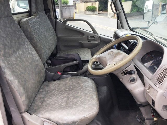 Hino DUTRO 2006-09 7256-19