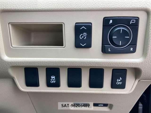 Lexus HS 2013-05 275331-8