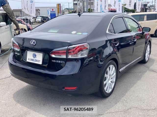 Lexus HS 2013-05 275331-2