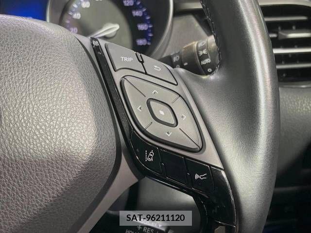 Toyota C-HR 2017-08 225227-5