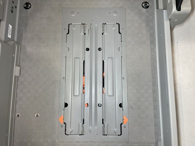 Nissan NV350 Caravan 2016-06 4586-5