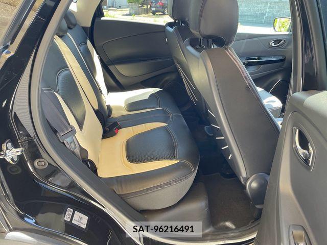Renault CAPTUR 2015-07 283041-6