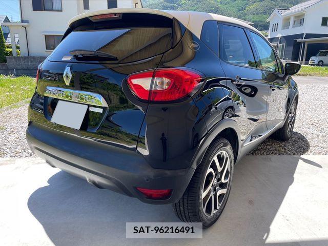 Renault CAPTUR 2015-07 283041-2