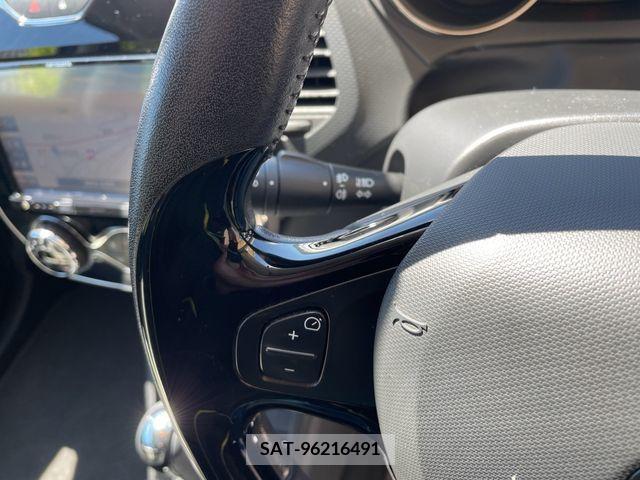 Renault CAPTUR 2015-07 283041-10