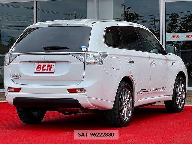 Mitsubishi OUTLANDER PHEV 2014-09 281135-2