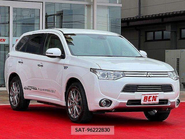 Mitsubishi OUTLANDER PHEV 2014-09 281135-6