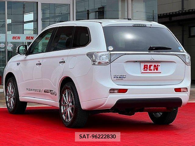 Mitsubishi OUTLANDER PHEV 2014-09 281135-8