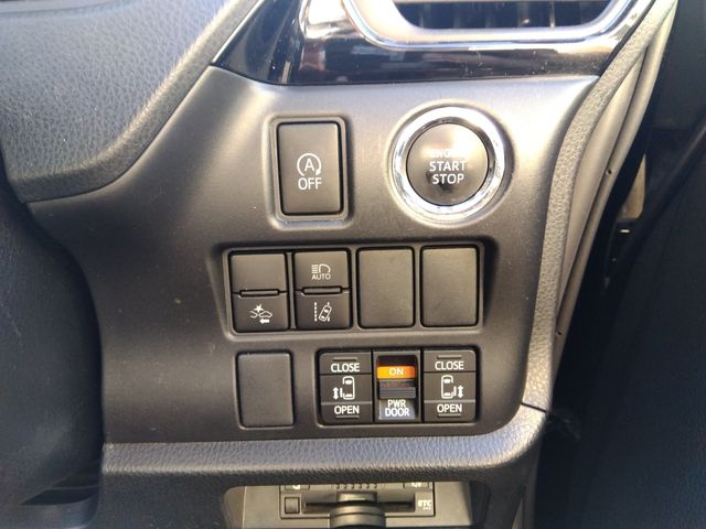 Toyota VOXY 2017-12 184294-14