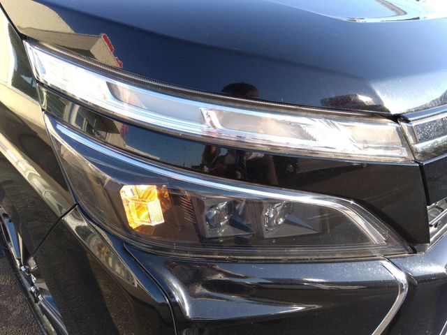 Toyota VOXY 2017-12 184294-5