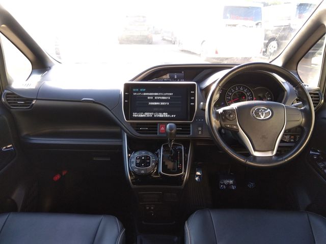 Toyota VOXY 2017-12 184294-2