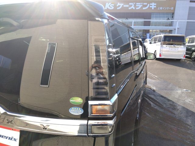 Toyota VOXY 2017-12 184294-6
