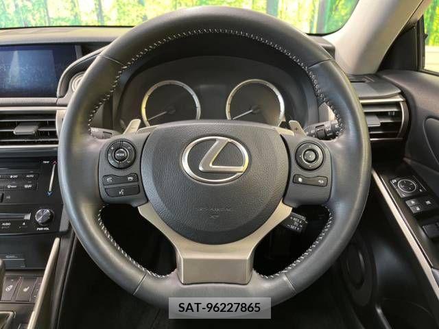 Lexus IS 2013-12 297905-11